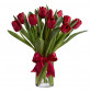 11 красных тюльпанов